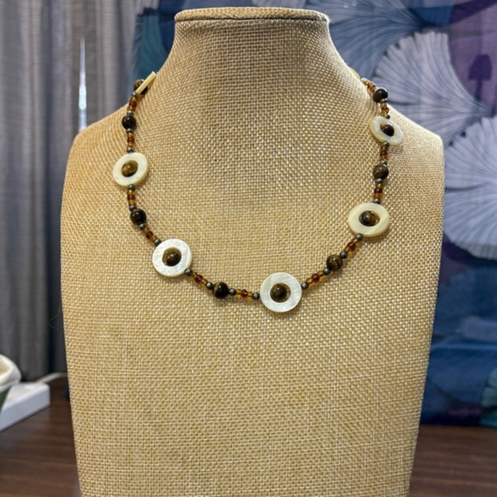 Elegant Brown and Cream Shell Beaded Necklace